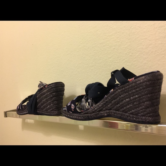 ❤️CHANEL❤️-SOLD - Picture 7 of 13